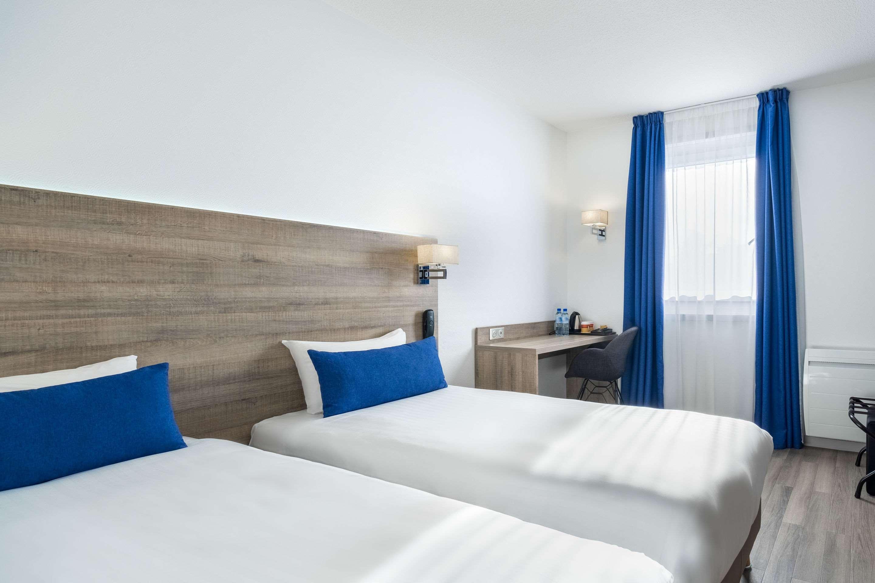 Hotel Le Circuit Льо Ман Екстериор снимка