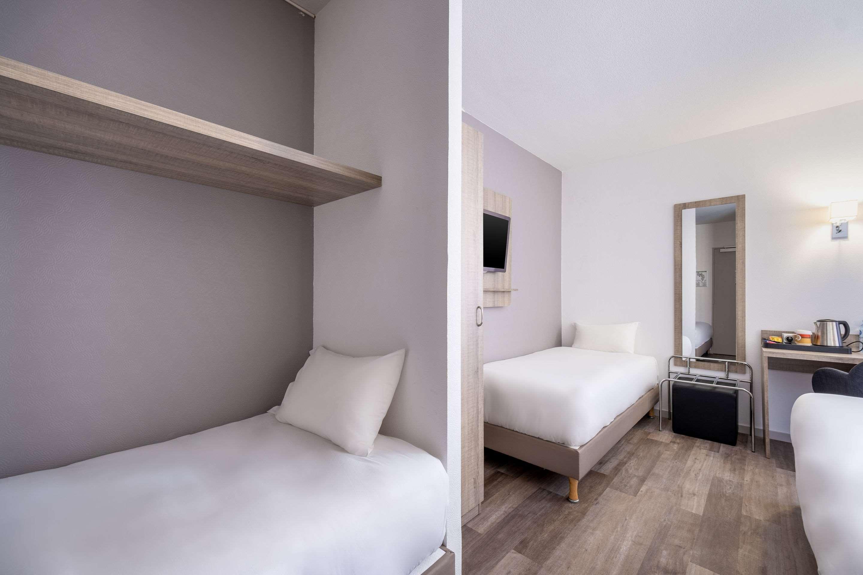 Hotel Le Circuit Льо Ман Екстериор снимка