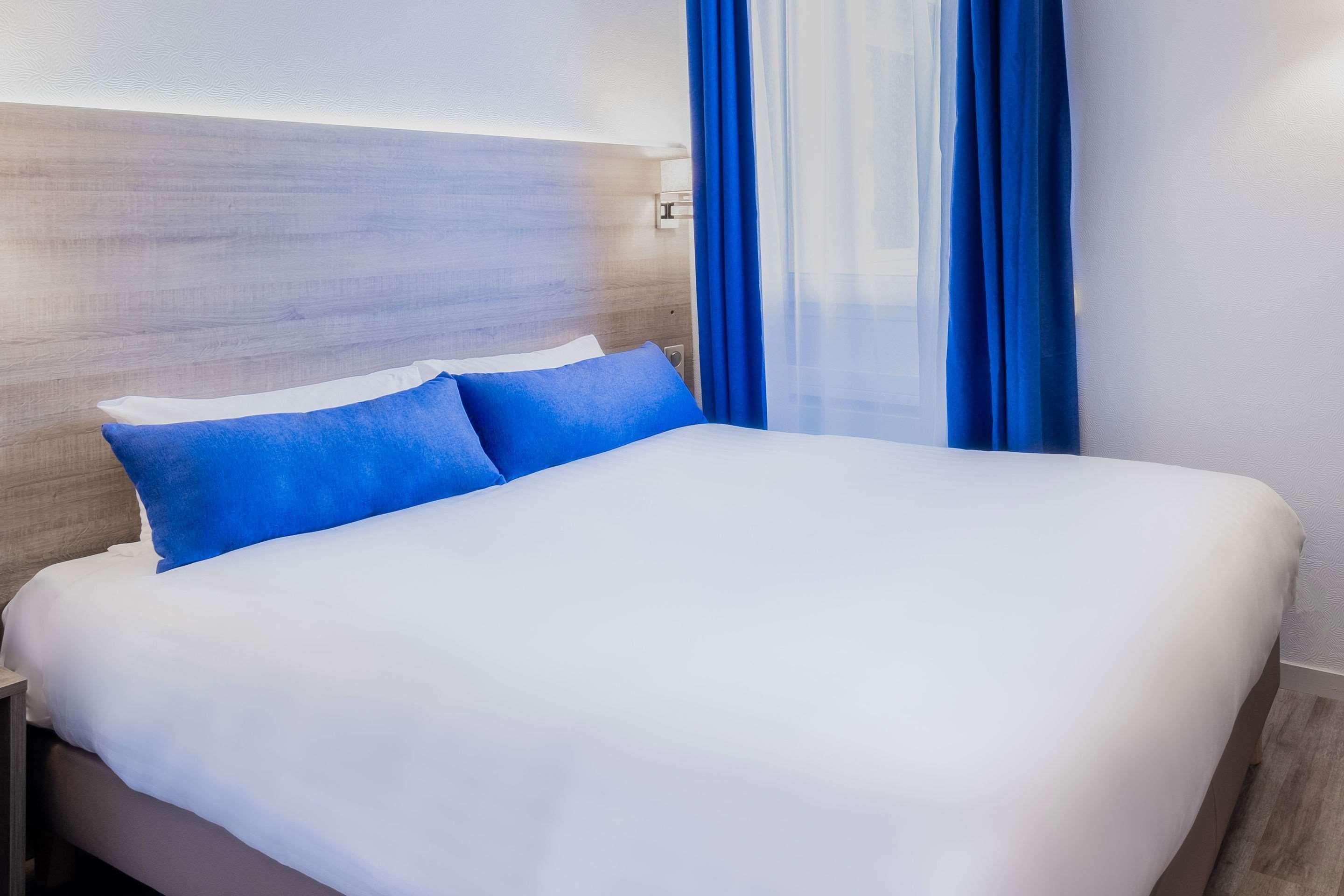 Hotel Le Circuit Льо Ман Екстериор снимка