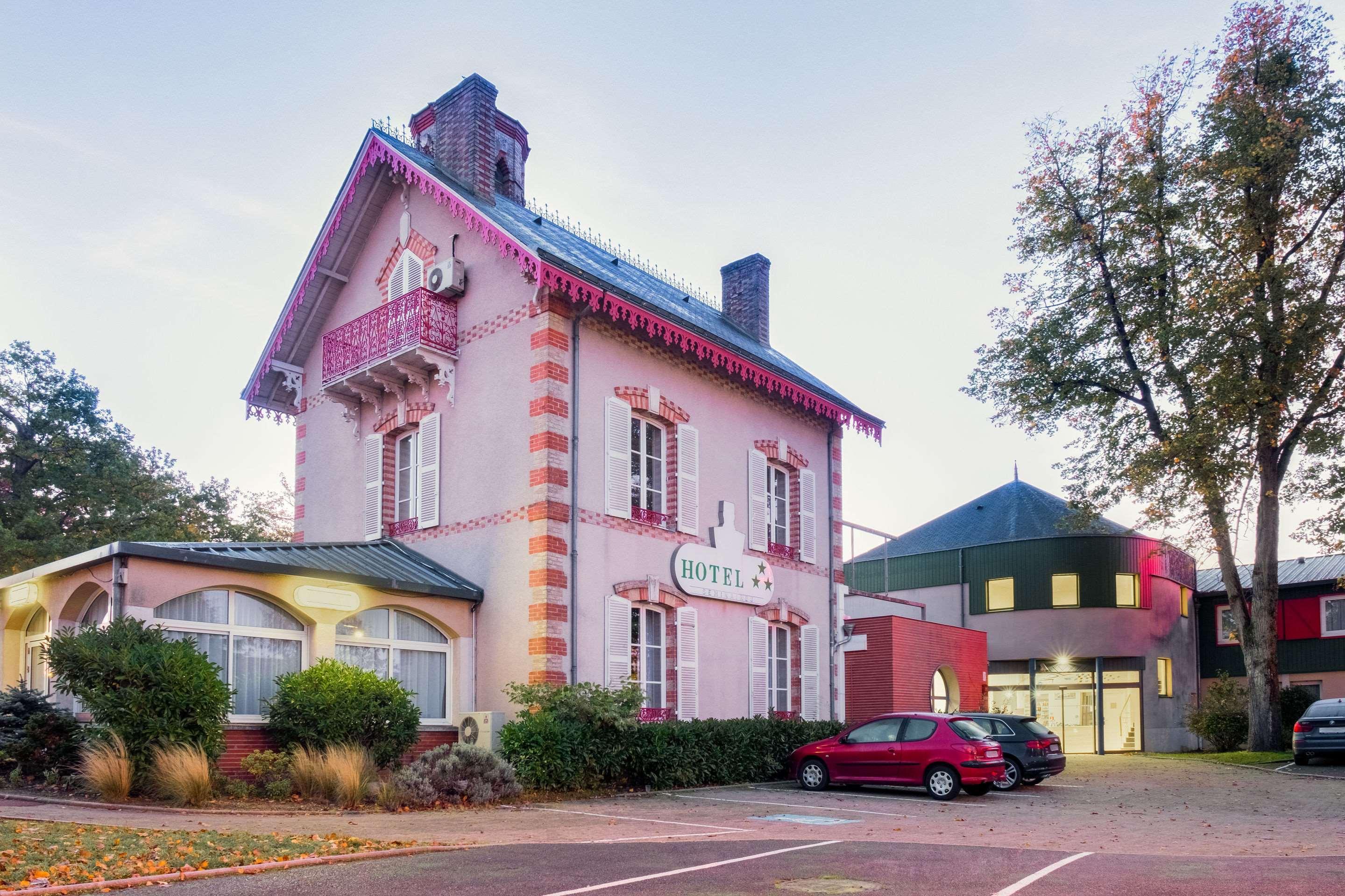 Hotel Le Circuit Льо Ман Екстериор снимка