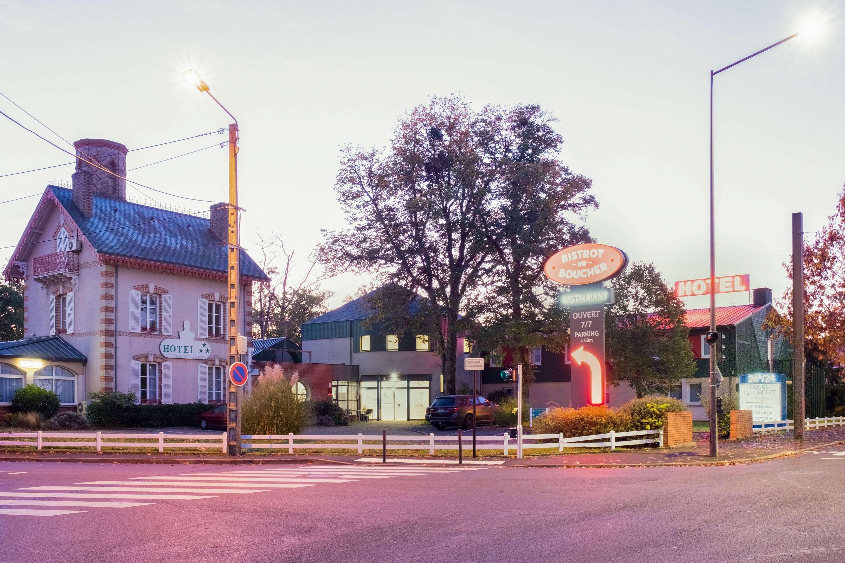 Hotel Le Circuit Льо Ман Екстериор снимка